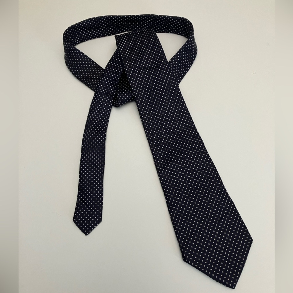 Vintage Geoffrey Beene tie Silk Navy & white micro polka dot pattern